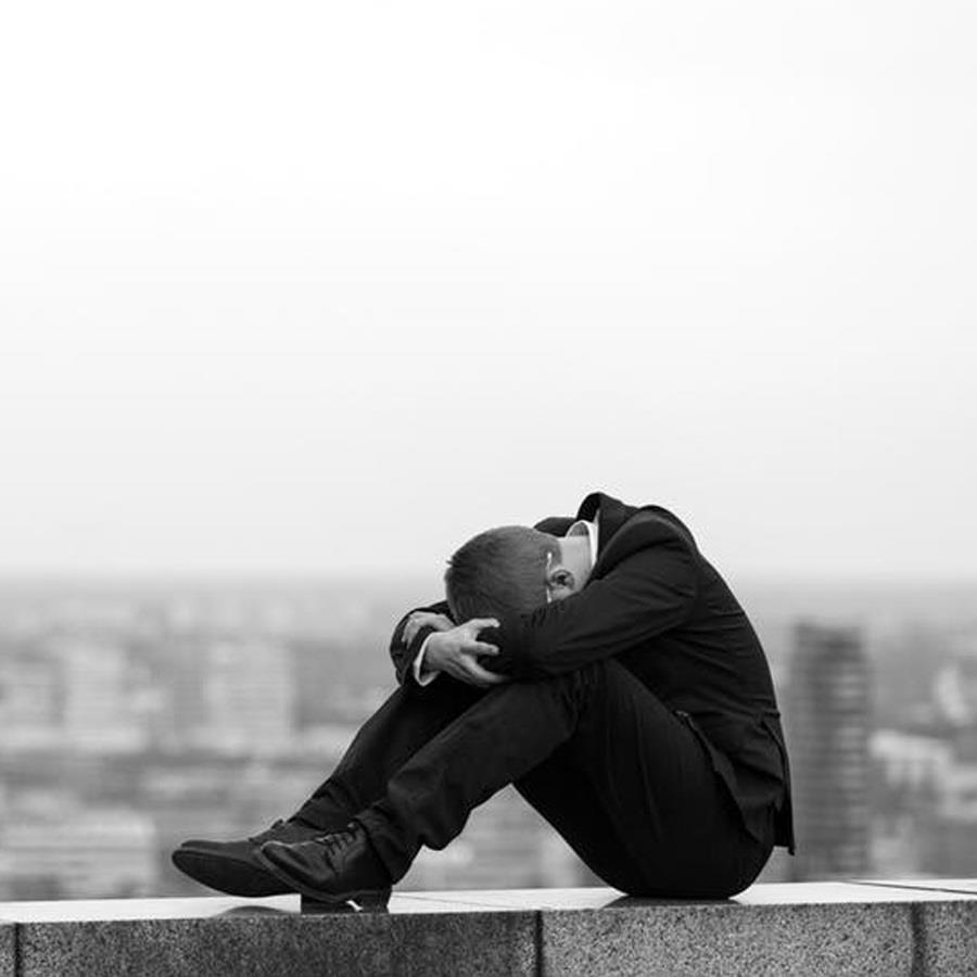 افسردگی چیست، چه علائمی دارد و راه‌های پیشگیری و درمان آن کدام است؟